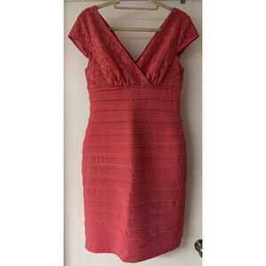 Beautiful Adrianna Papell Size 10 Tiered Lace Banded Bodycon Dress